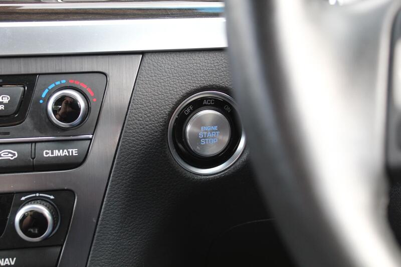 HYUNDAI GENESIS