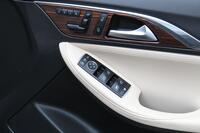 INFINITI Q30