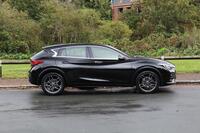 INFINITI Q30