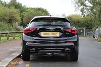 INFINITI Q30