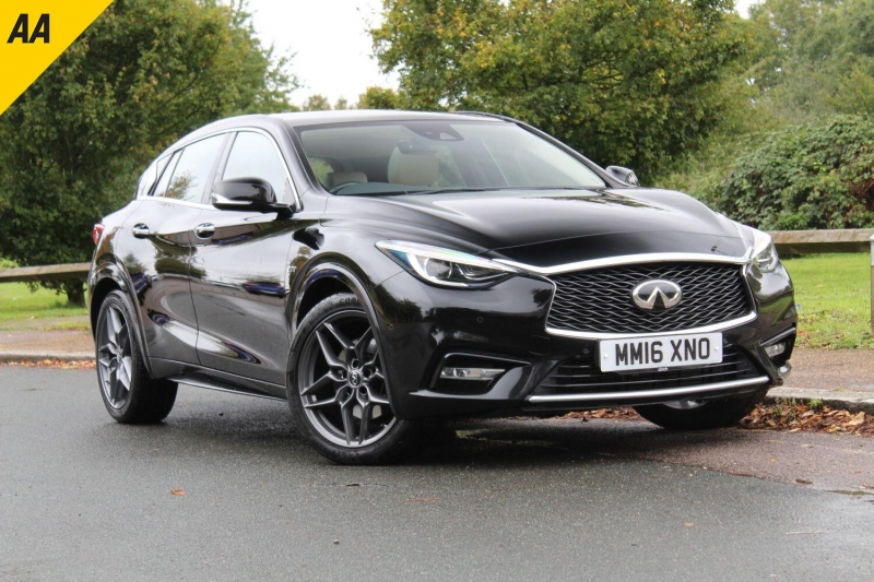 INFINITI Q30