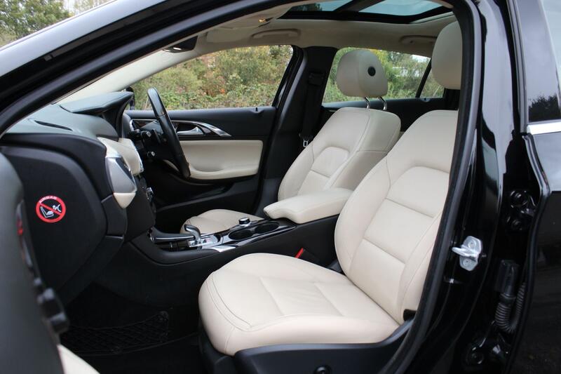 INFINITI Q30
