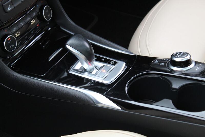 INFINITI Q30