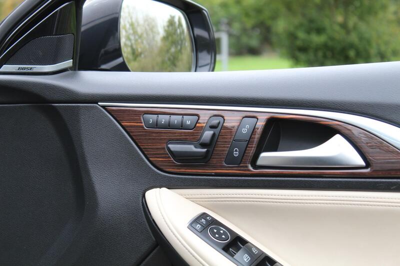 INFINITI Q30