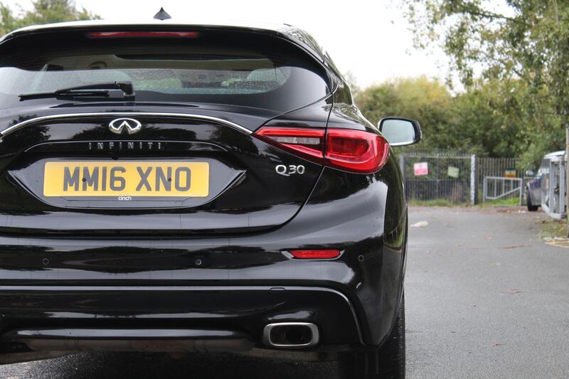 INFINITI Q30