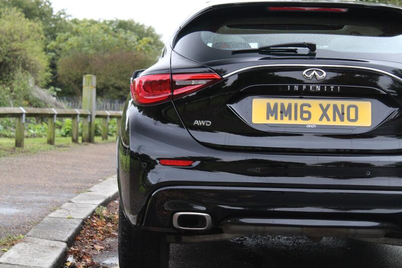 INFINITI Q30