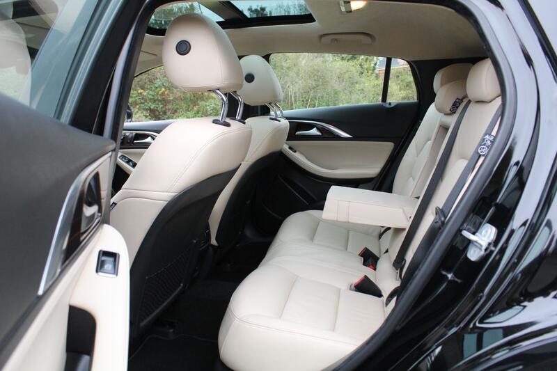INFINITI Q30