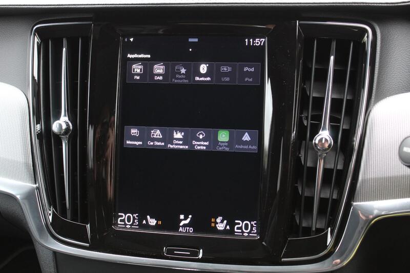 VOLVO V90