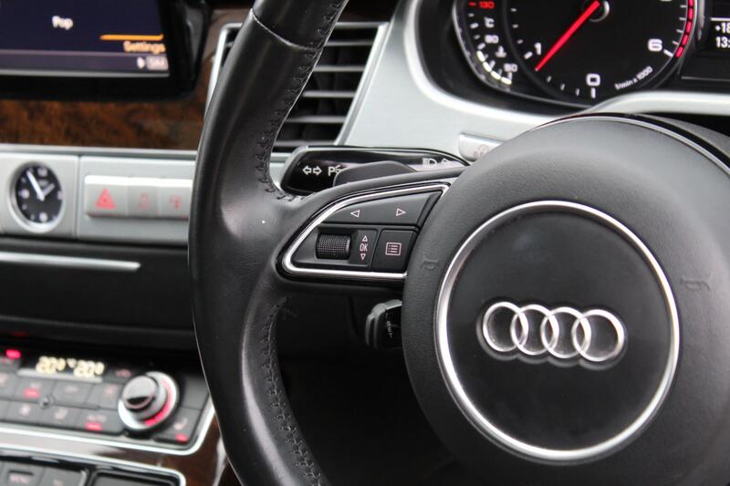 AUDI A8