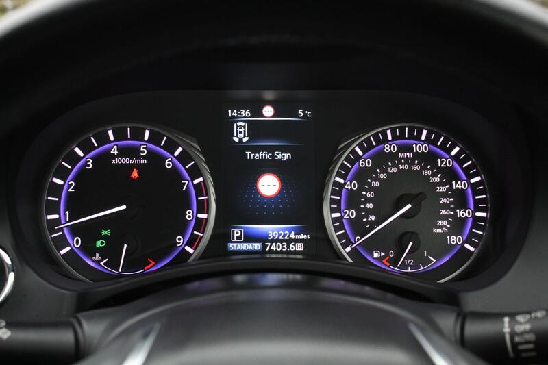 INFINITI Q60