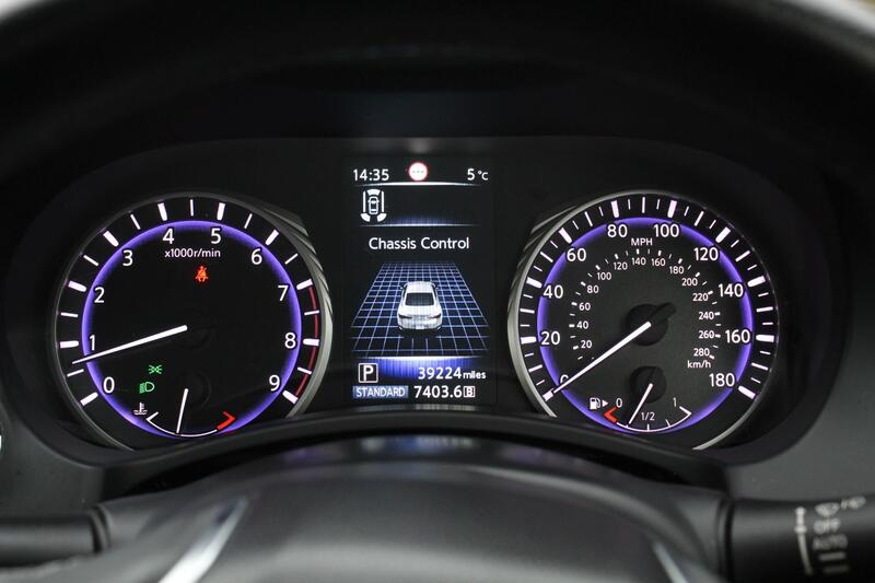 INFINITI Q60