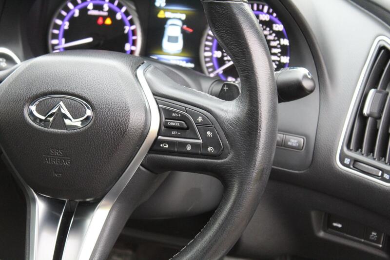 INFINITI Q60